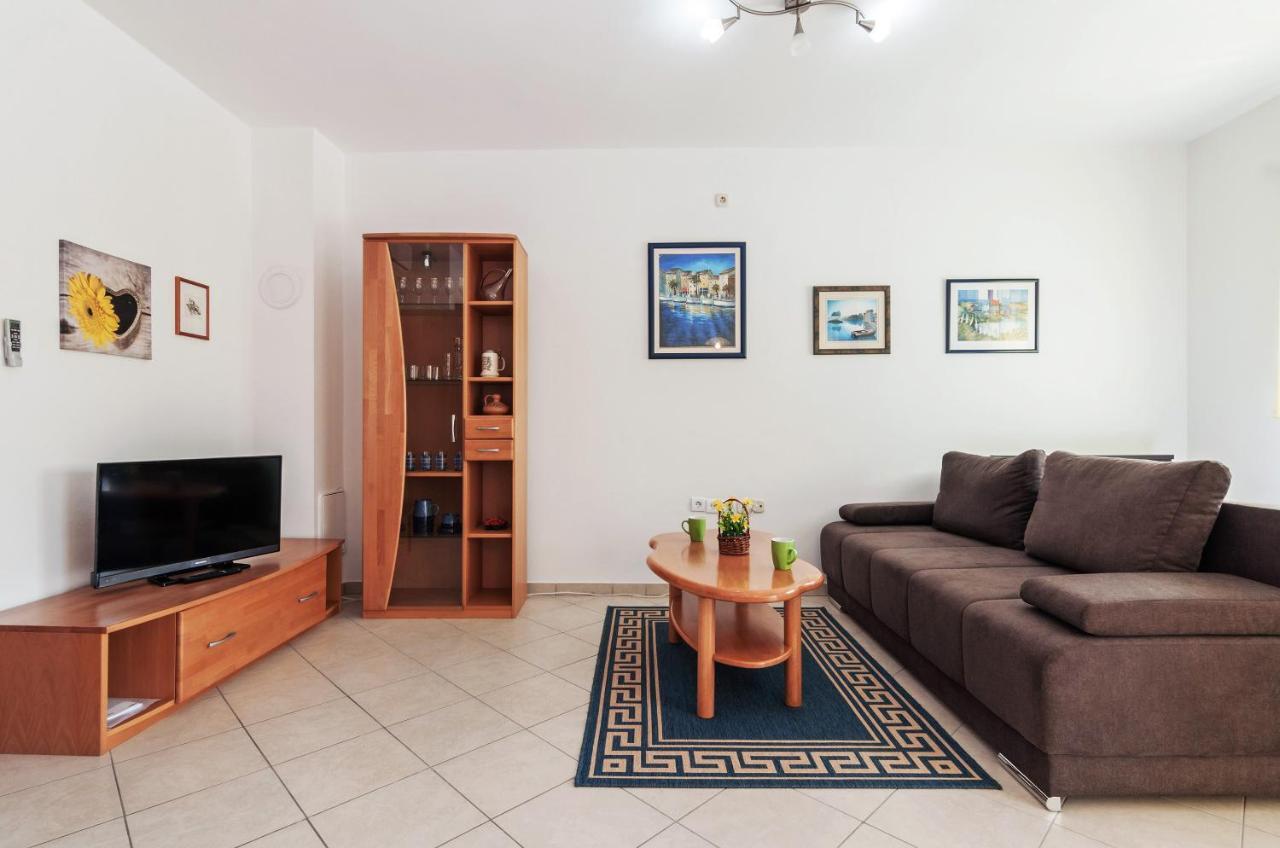 Apartment Marelja - Private Parking And Balcony Zadar Exterior foto
